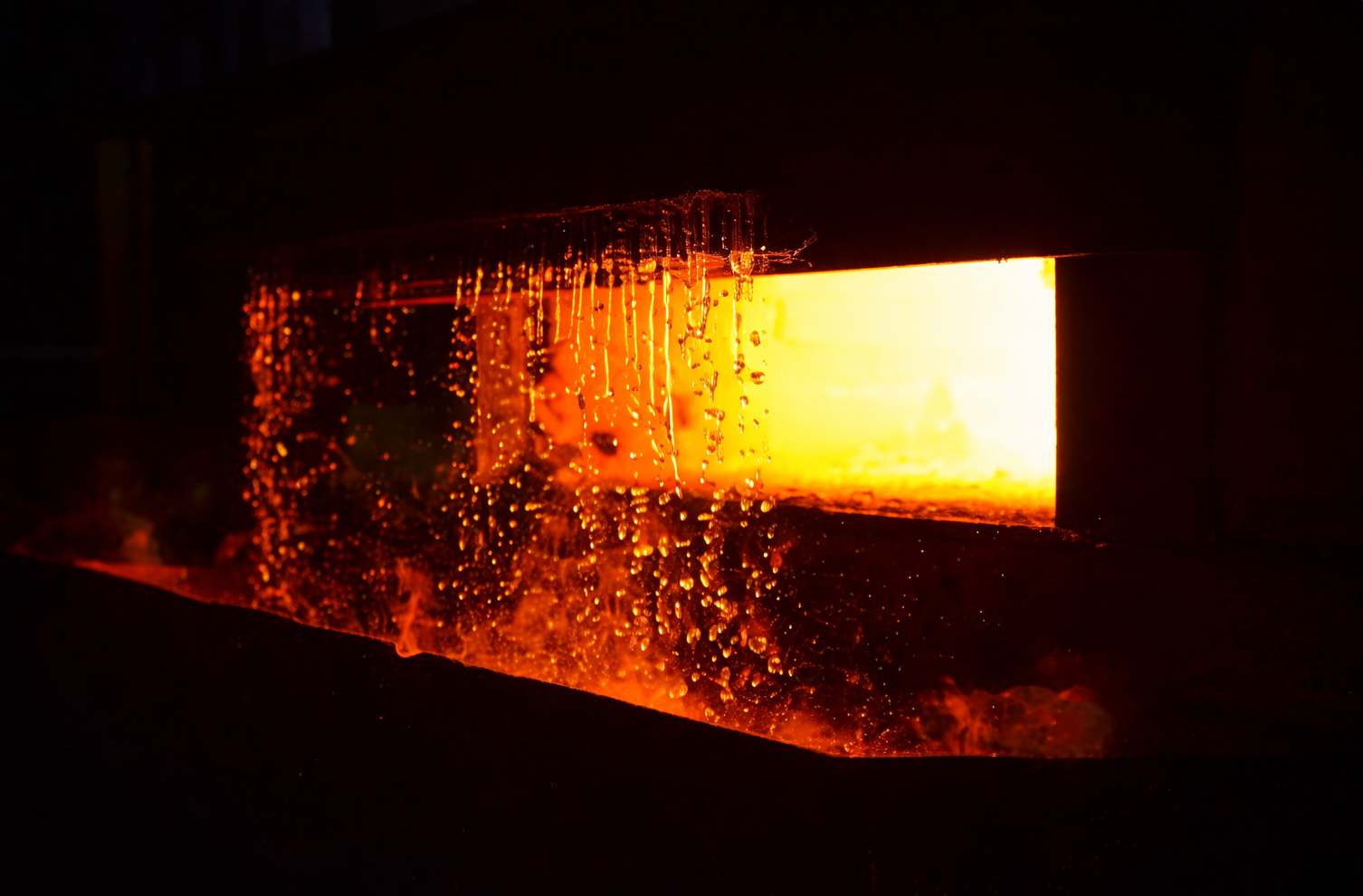 Trattamenti termici dell’acciaio: cosa sono, a cosa servono e perché sono fondamentali anche nella viteria e bulloneria