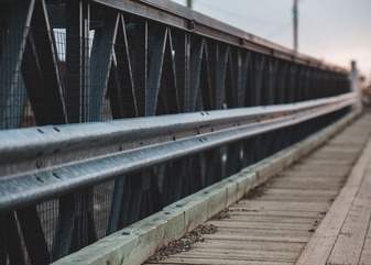 ﻿Costruzione strade: la viteria e bulloneria adatta